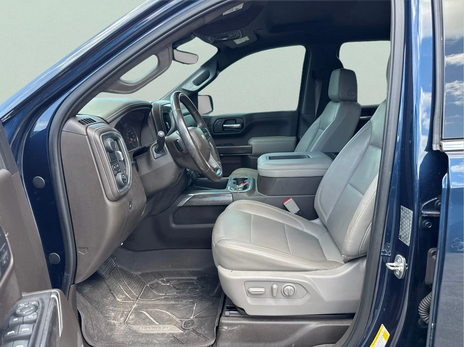Used 2019 Northsky Blue Metallic Chevrolet LTZ image 17