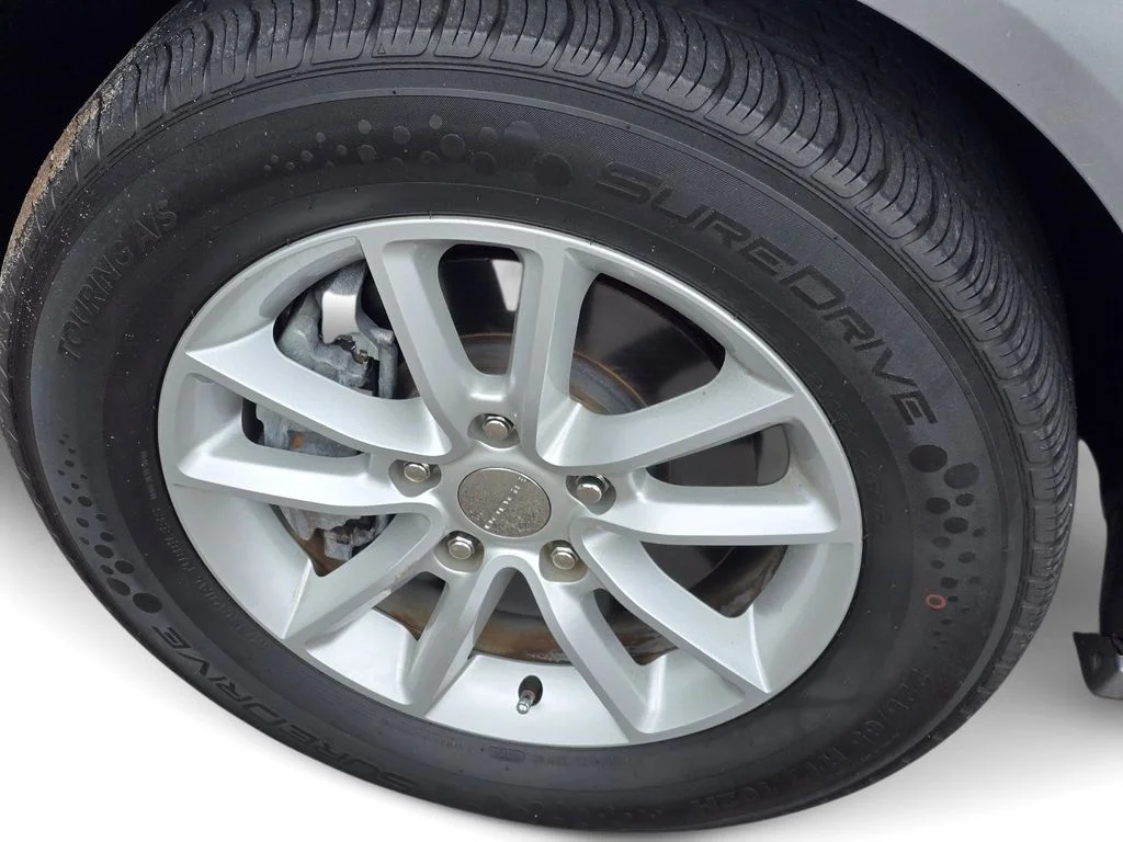 Used 2020 Silver Dodge SE Plus image 12