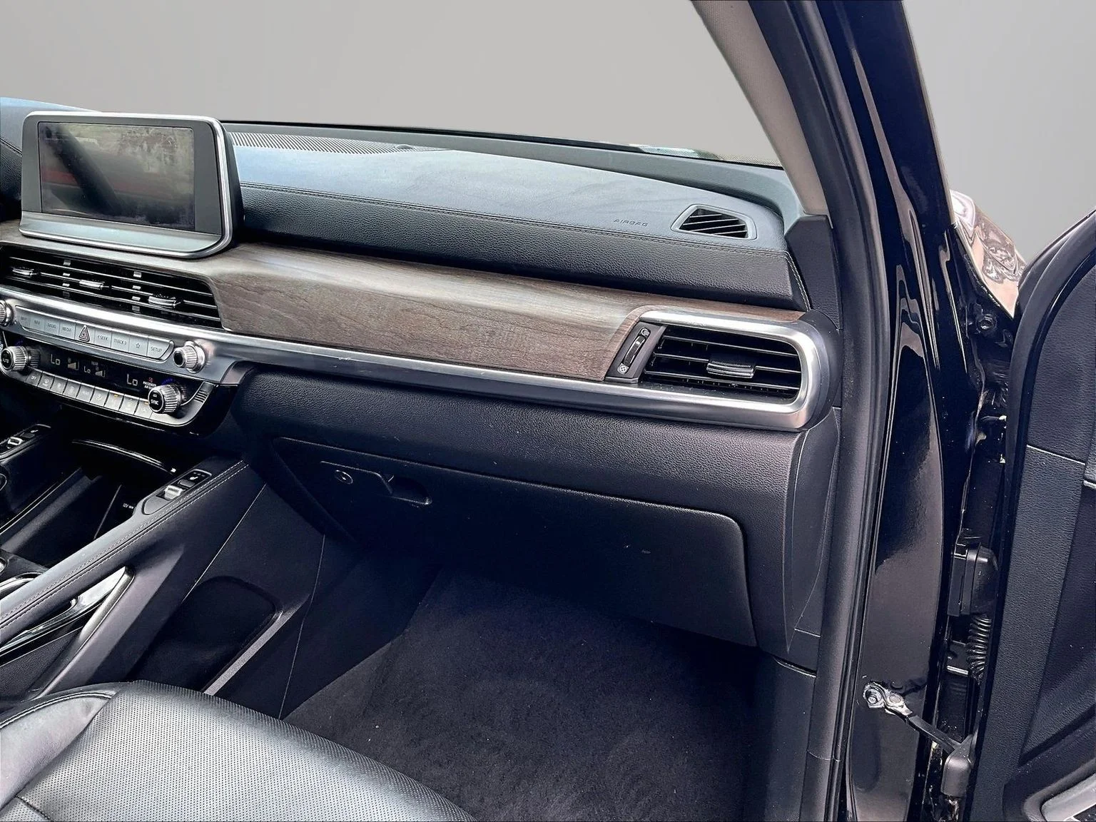 Used 2020 Black Kia EX image 18