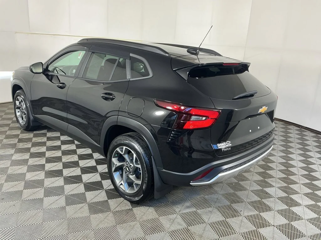 Used 2024 Black Chevrolet LT image 10