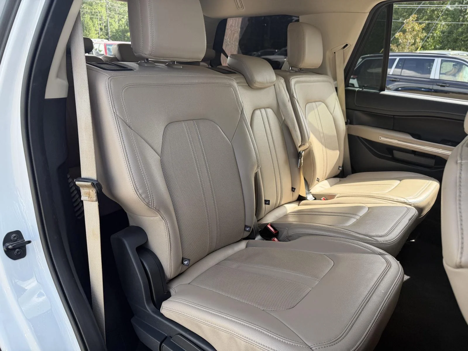 Used 2024 Oxford White Ford Limited image 19