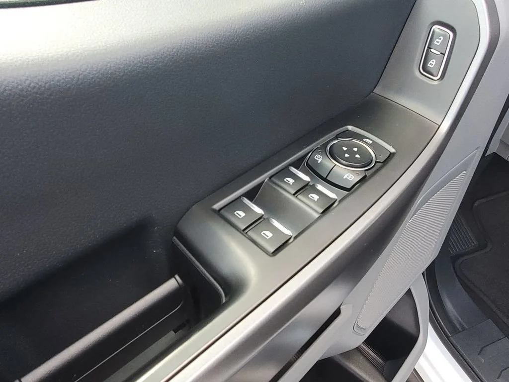Used 2025 White Ford XL image 28