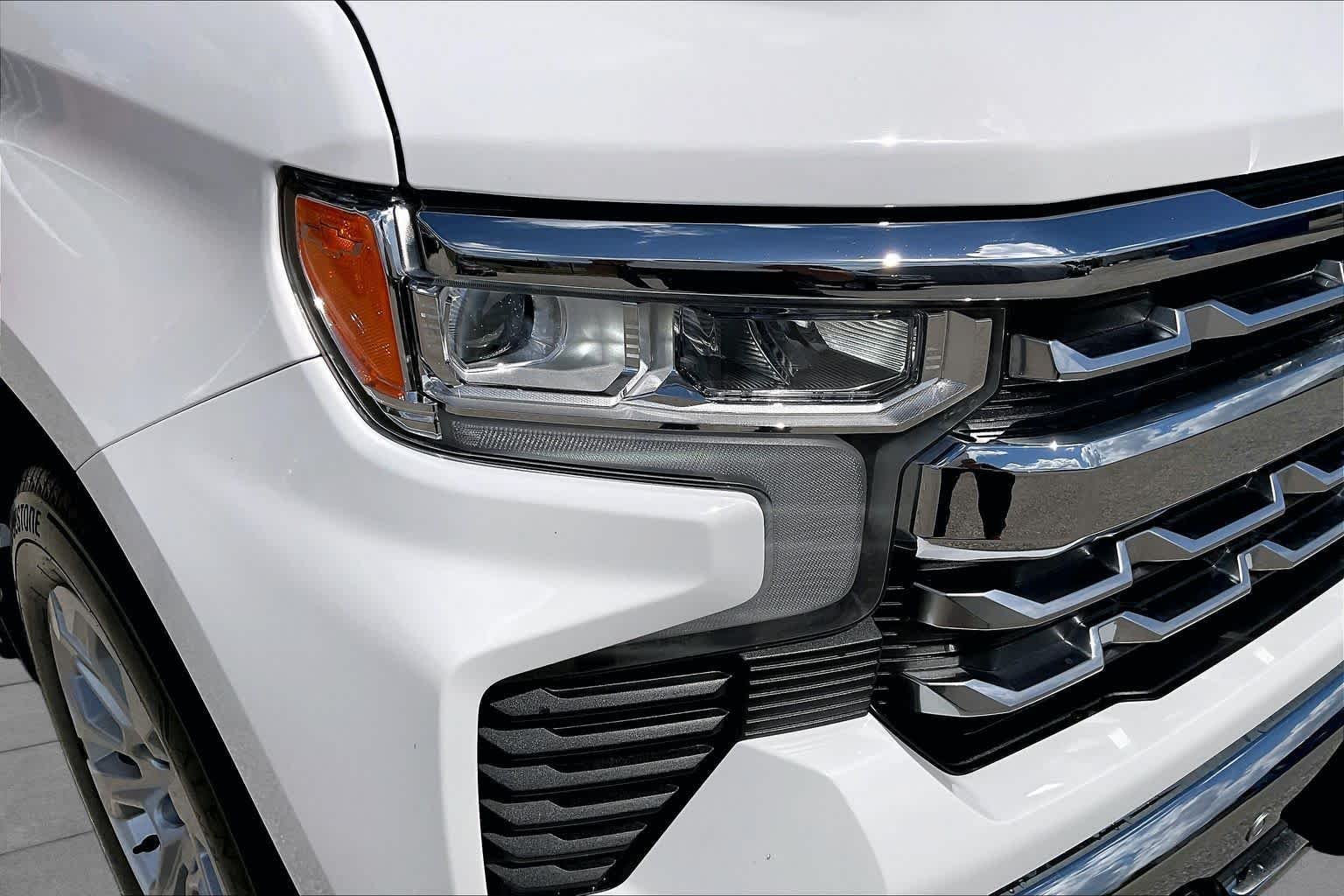 Certified Used 2025 Summit White Chevrolet LTZ image 28