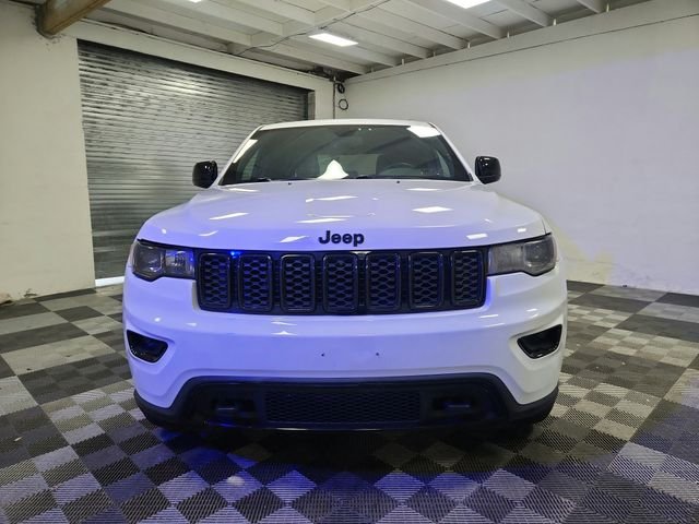 Used 2019 White Jeep Laredo image 3