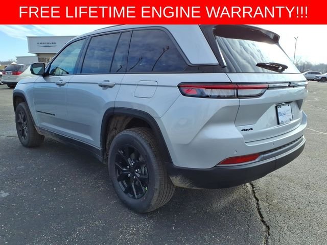 New 2026 Silver Zynith Exterior Paint Jeep Altitude image 5
