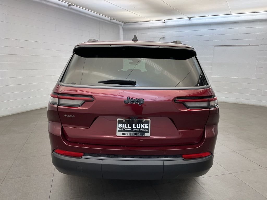 New 2026 Velvet Red Pearlcoat Jeep Altitude image 4