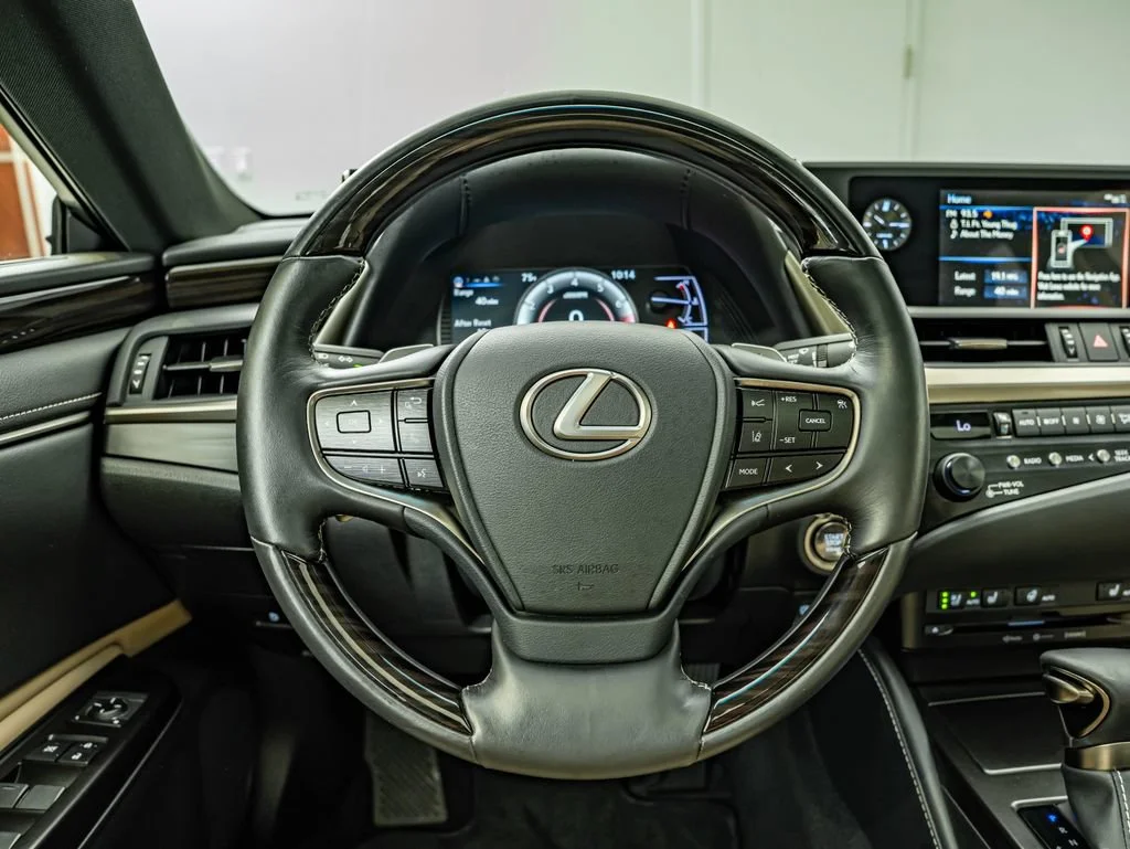 Used 2019 White Pearl Lexus 350 image 24