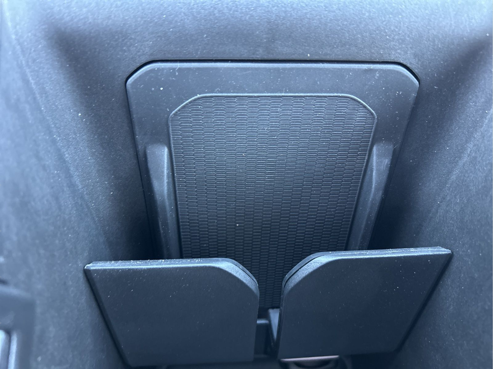 New 2026 Diamond Black Crystal Pearlcoat Jeep Laredo image 30