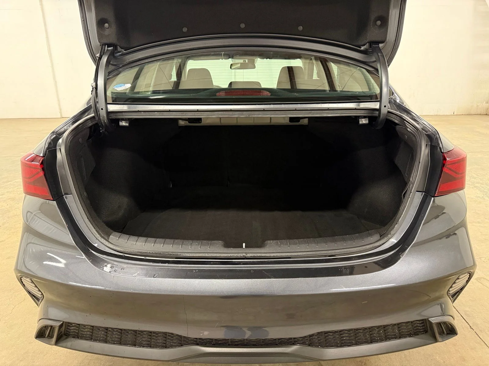 Used 2024 Gray Kia LXS image 8