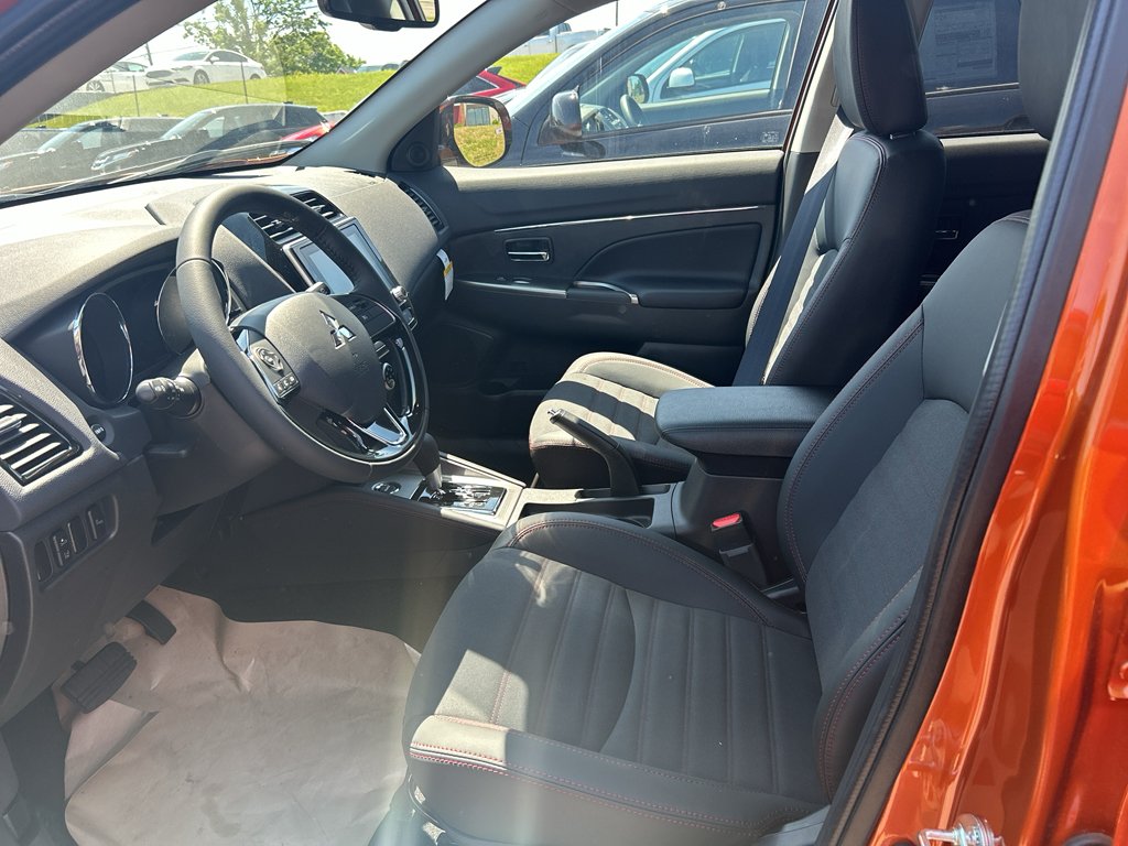New 2026 Sunshine Orange Metallic Mitsubishi SE image 8