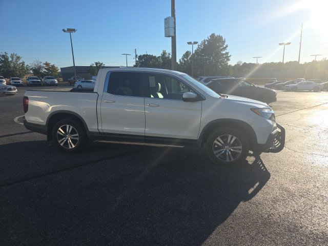 Used 2017 White Honda RTS image 2