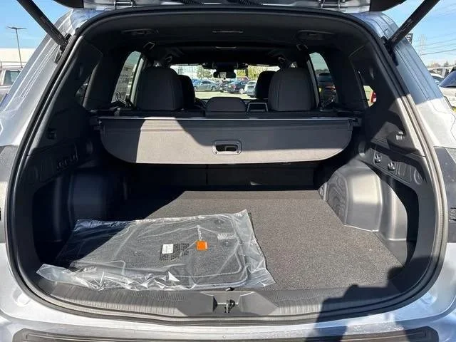 New 2026 ICE SILVER METALLIC Subaru Premium image 15