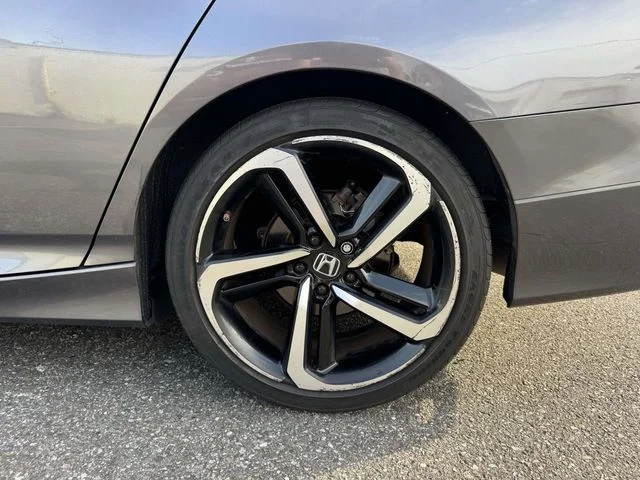 Used 2019  Honda Sport image 12