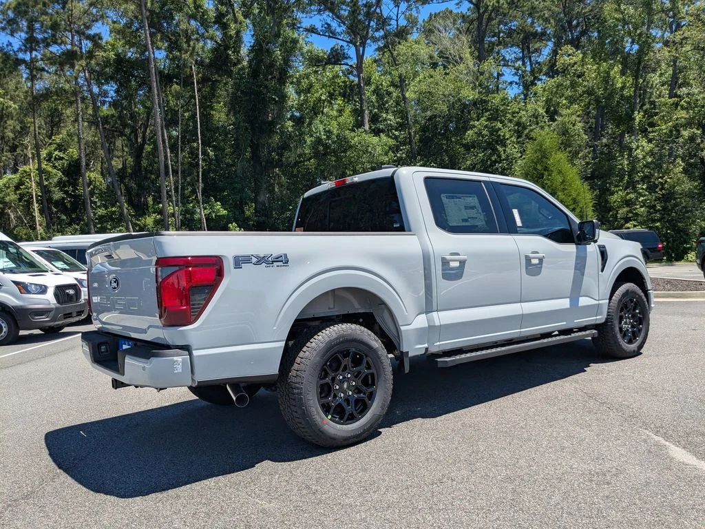 New 2026 Avalanche Ford XLT image 4