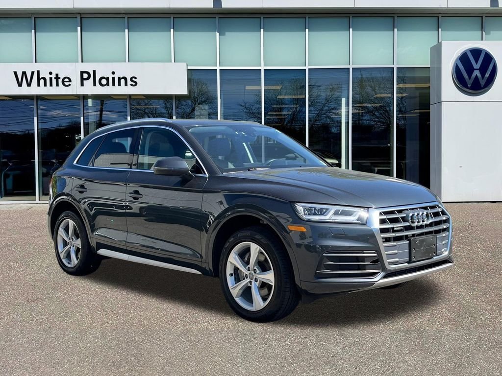 2020 Audi Q5 45 quattro S tronic Premium Plus's photo