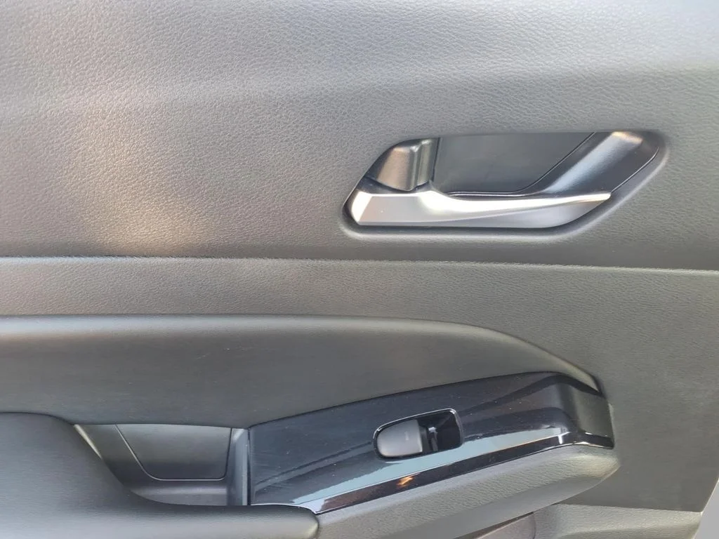 Used 2024 Gray Nissan 2.5 SR image 8