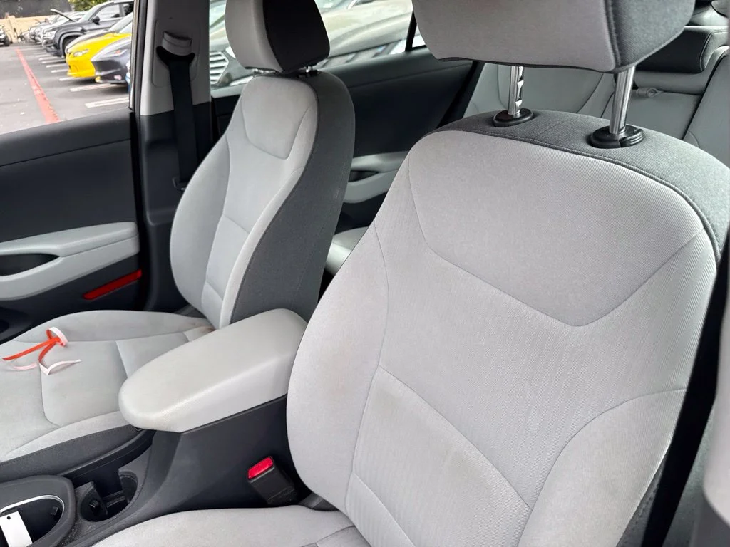 Used 2021 Gray Hyundai SE image 7
