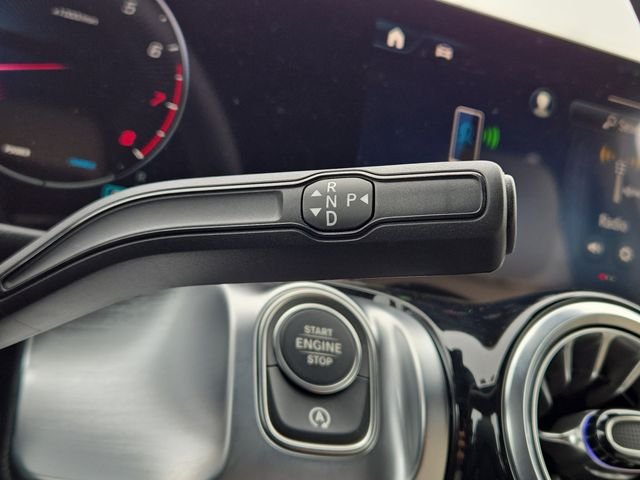 New 2026 Polar White Mercedes-Benz GLB250 image 10