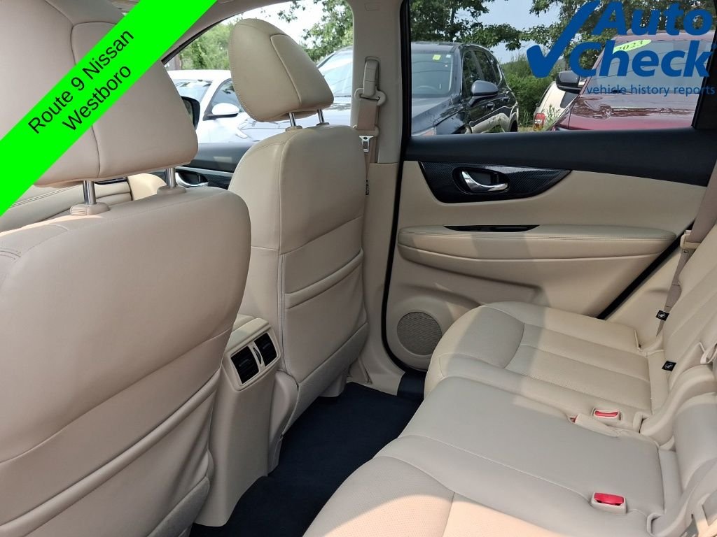 Used 2017 Gray Nissan SL image 14