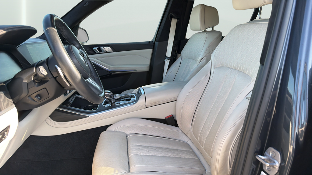 Used 2022 Gray BMW xDrive40i image 17