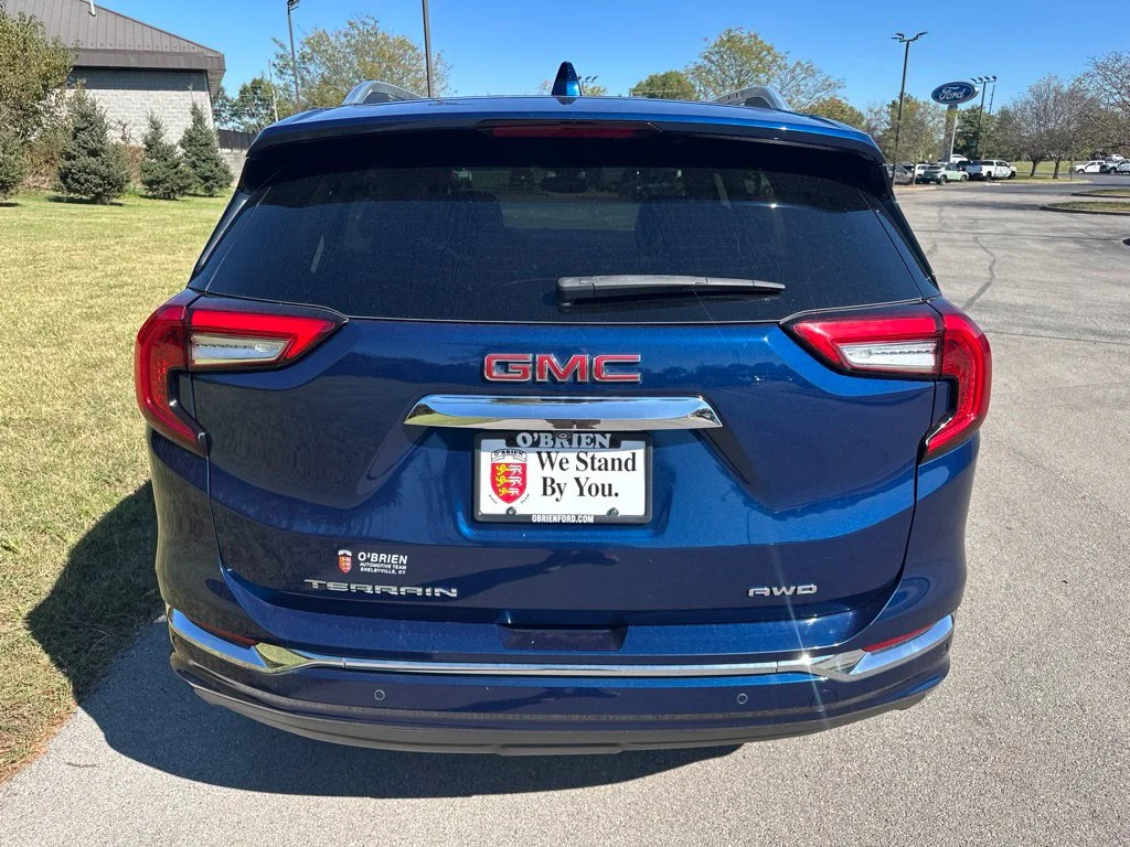 Used 2022 Marine Metallic GMC Denali image 6