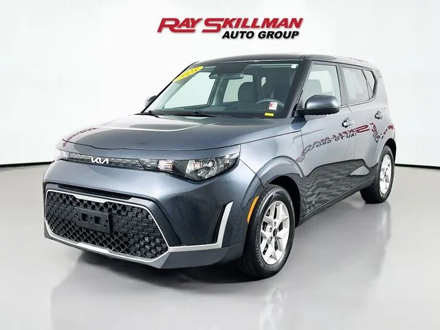 Used 2023 Gray Kia LX image 3