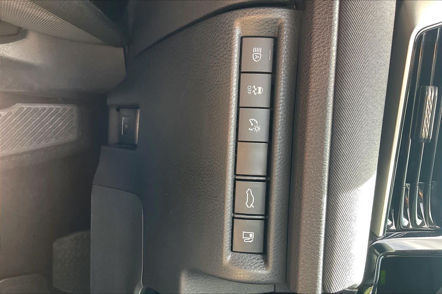 Used 2025 Ocean Gem Toyota LE image 31