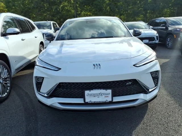 New 2026 Summit White Buick Sport Touring image 2