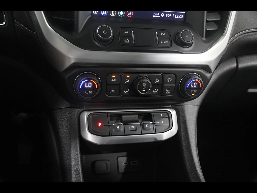 2023 GMC Acadia SLE - Photo 15