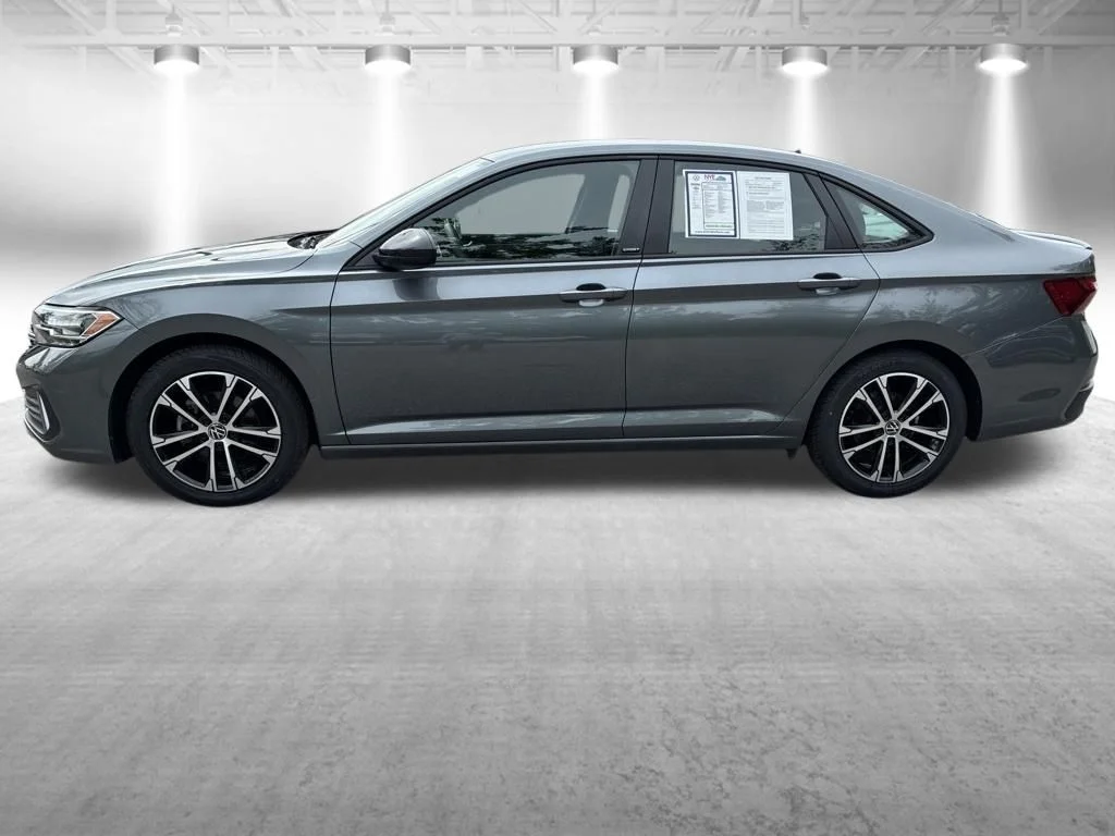 Used 2023 Gray Volkswagen 1.5T Sport image 2