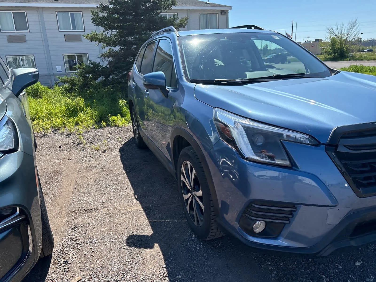 Used 2022 Horizon Blue Pearl Subaru Limited image 8