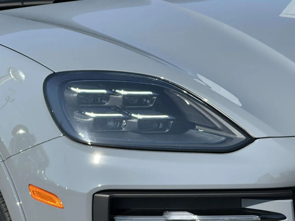 Used 2024 Chalk Porsche S image 10