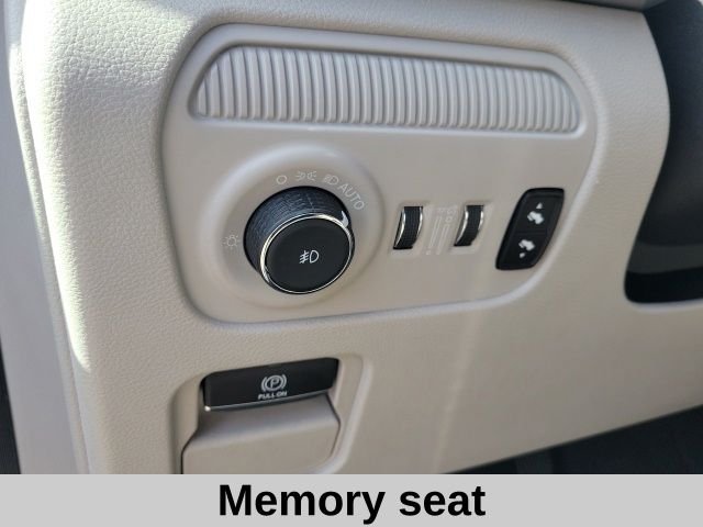 Used 2024 White Jeep Series II image 7