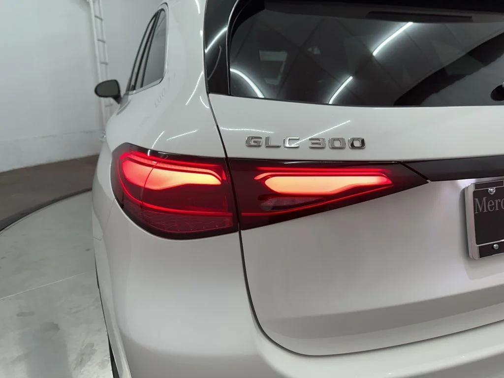 Used 2026 White Mercedes-Benz GLC 300 image 28