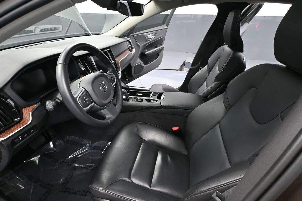 2022 Volvo S60 R-Design Expression - Photo 22
