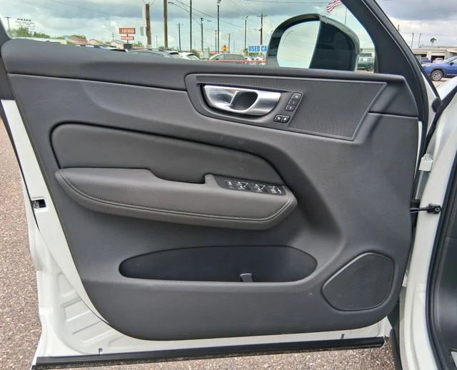 New 2026 Crystal White Volvo Plus image 14