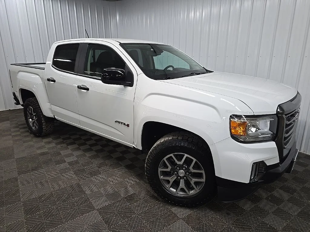 Used 2022 White GMC AT4 w/Leather image 7