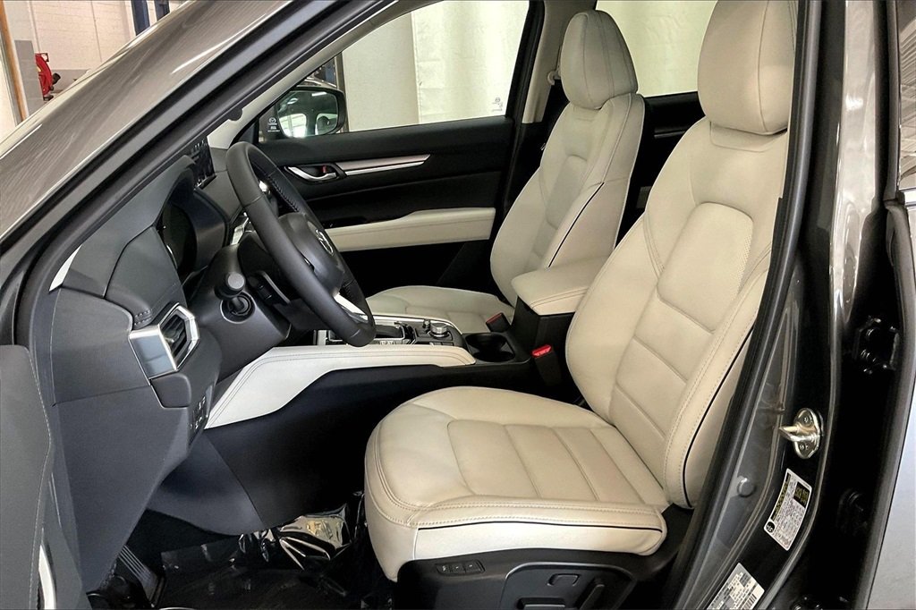 2025 MAZDA CX-5 - Image 8