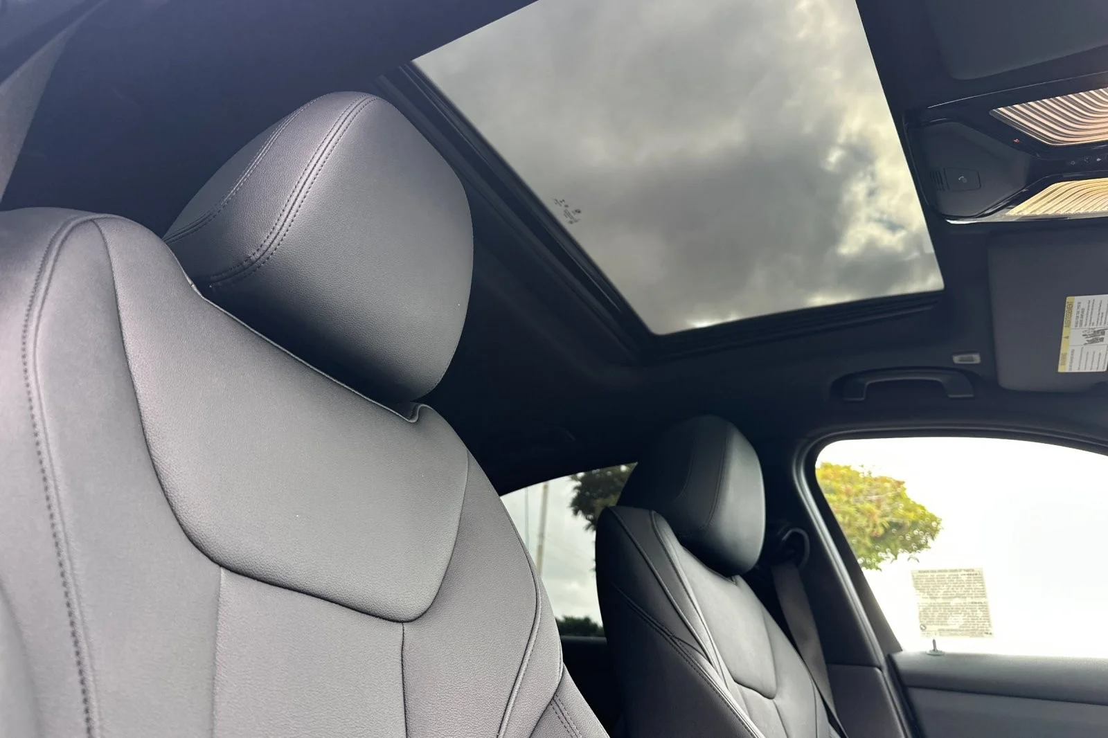 Used 2021 Black Sapphire Metallic BMW M340i image 15