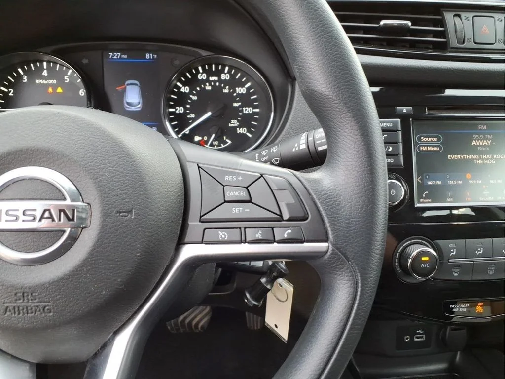 Used 2020 Silver Nissan S image 24