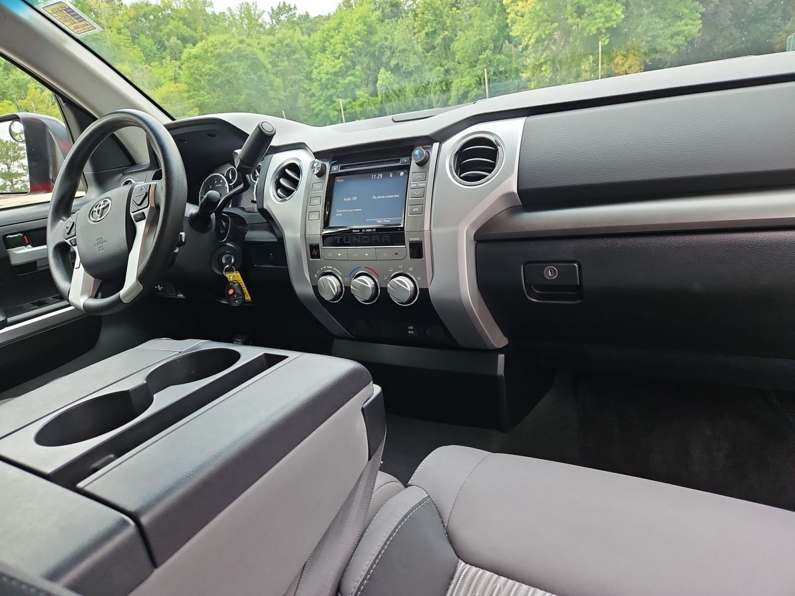 Used 2014 Red Toyota SR5 image 16