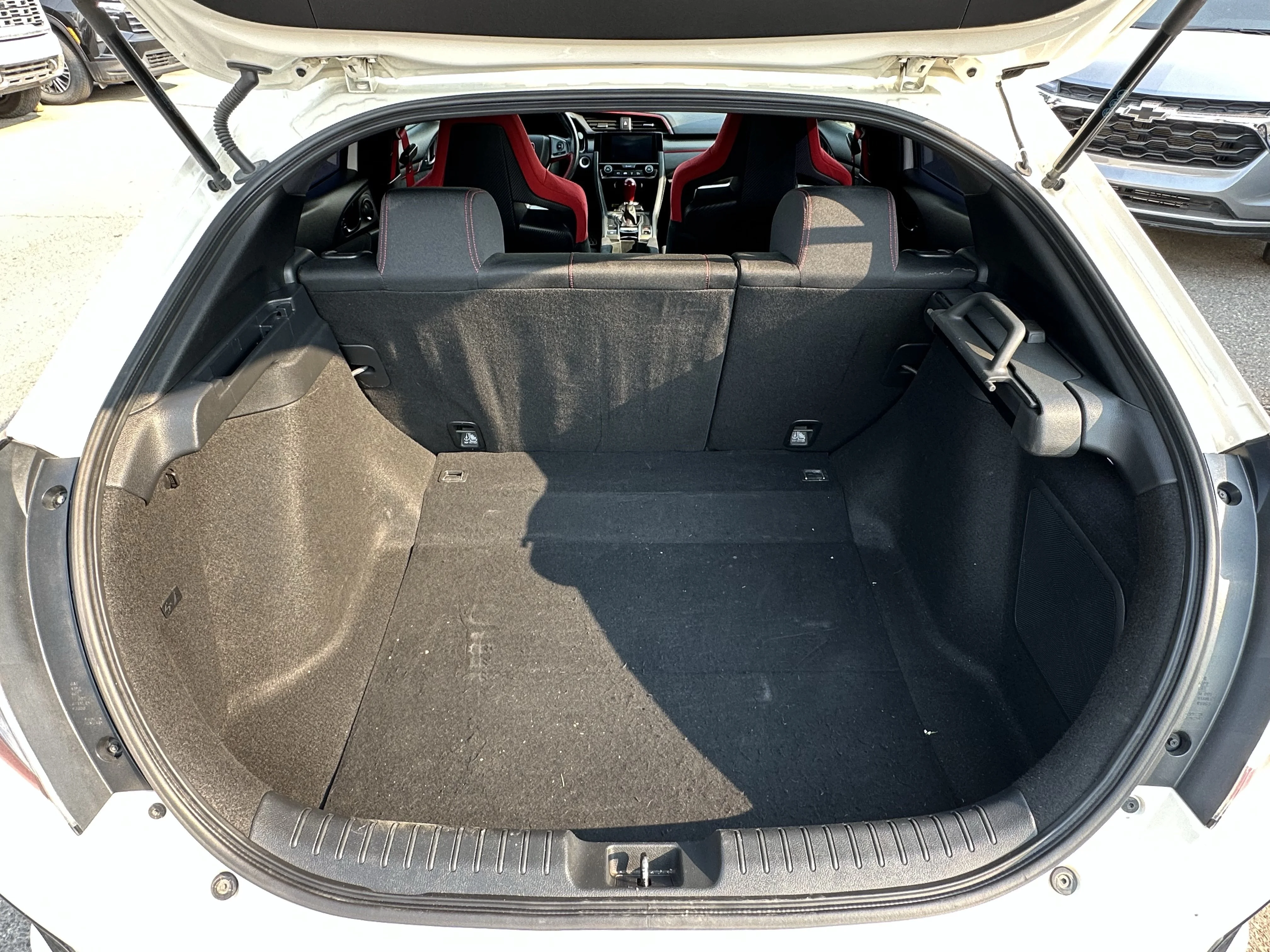 Used 2018 White Honda  image 7