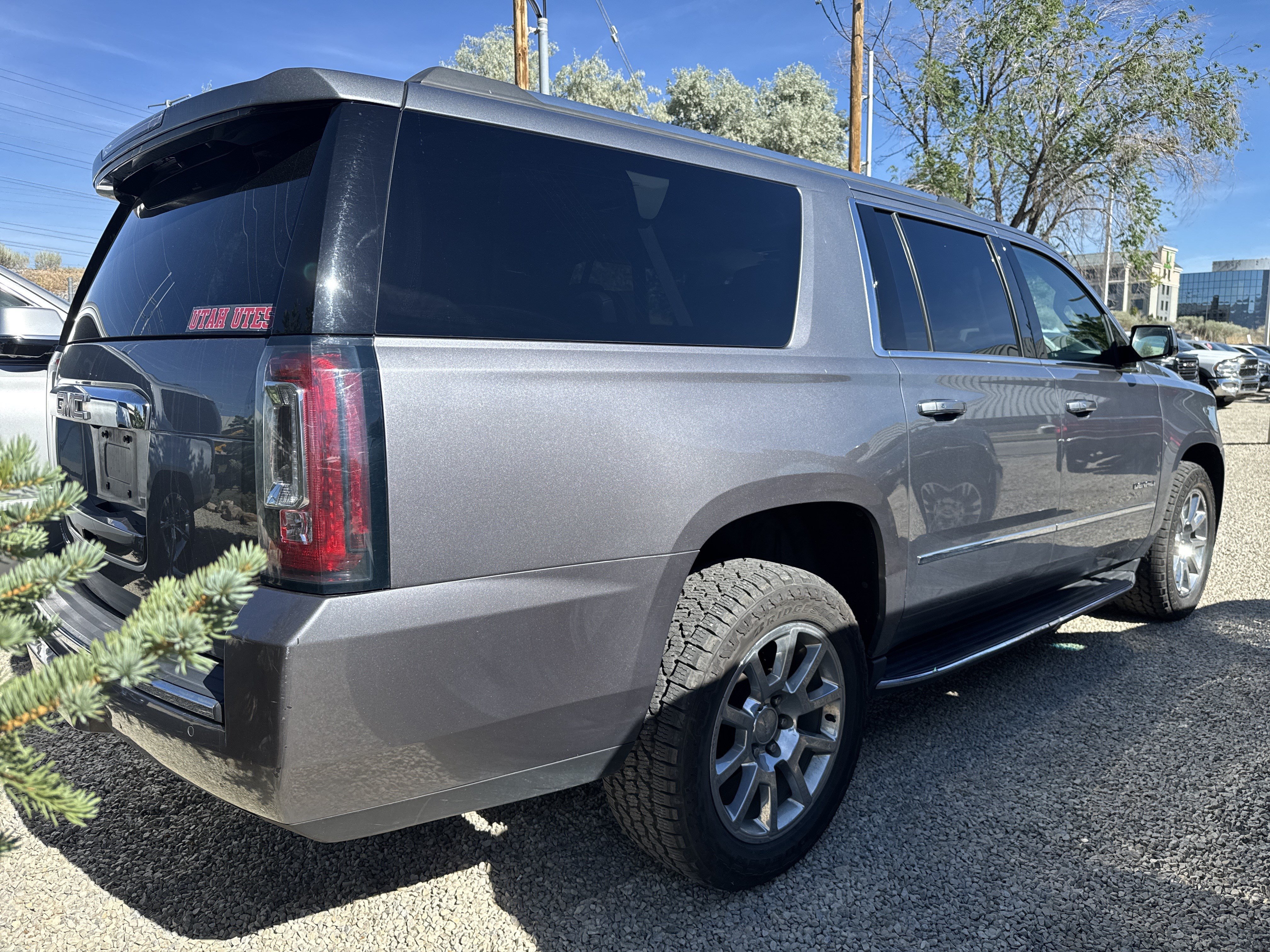 Used 2018 SATIN STEEL METALLIC GMC Denali image 3