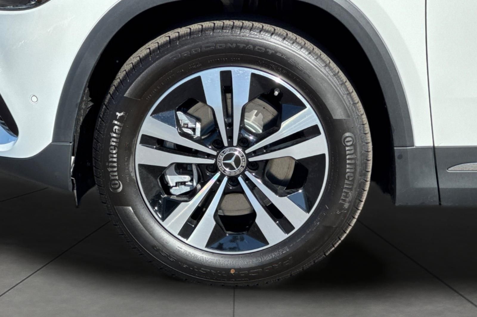 New 2026 Polar White Mercedes-Benz GLA 250 image 3