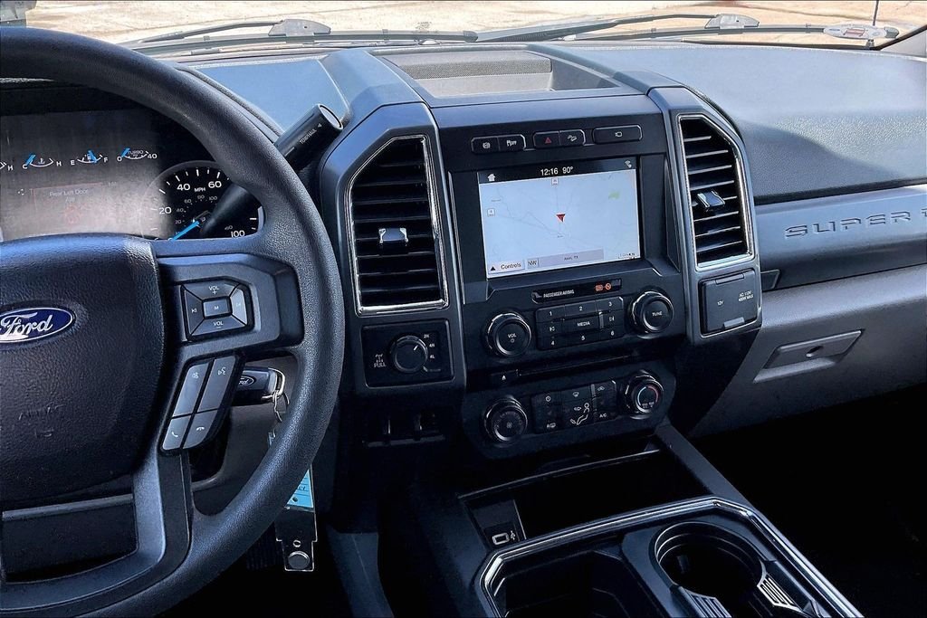 Used 2017 Magnetic Metallic Ford XLT image 9