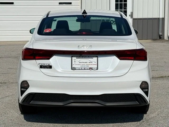Used 2024 White Kia LXS image 6