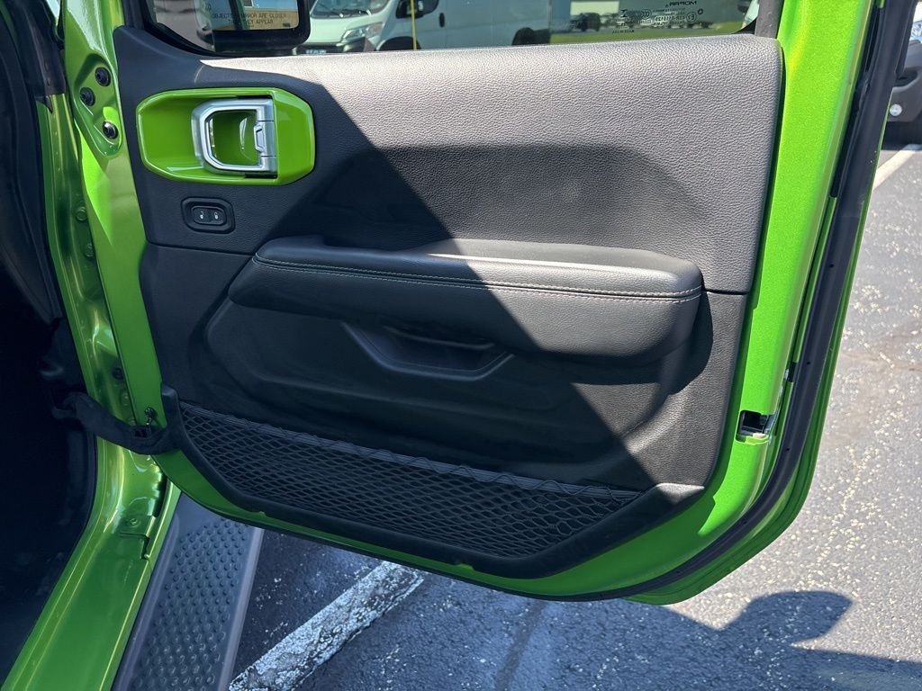 Used 2019 Green Jeep Unlimited Sahara image 34