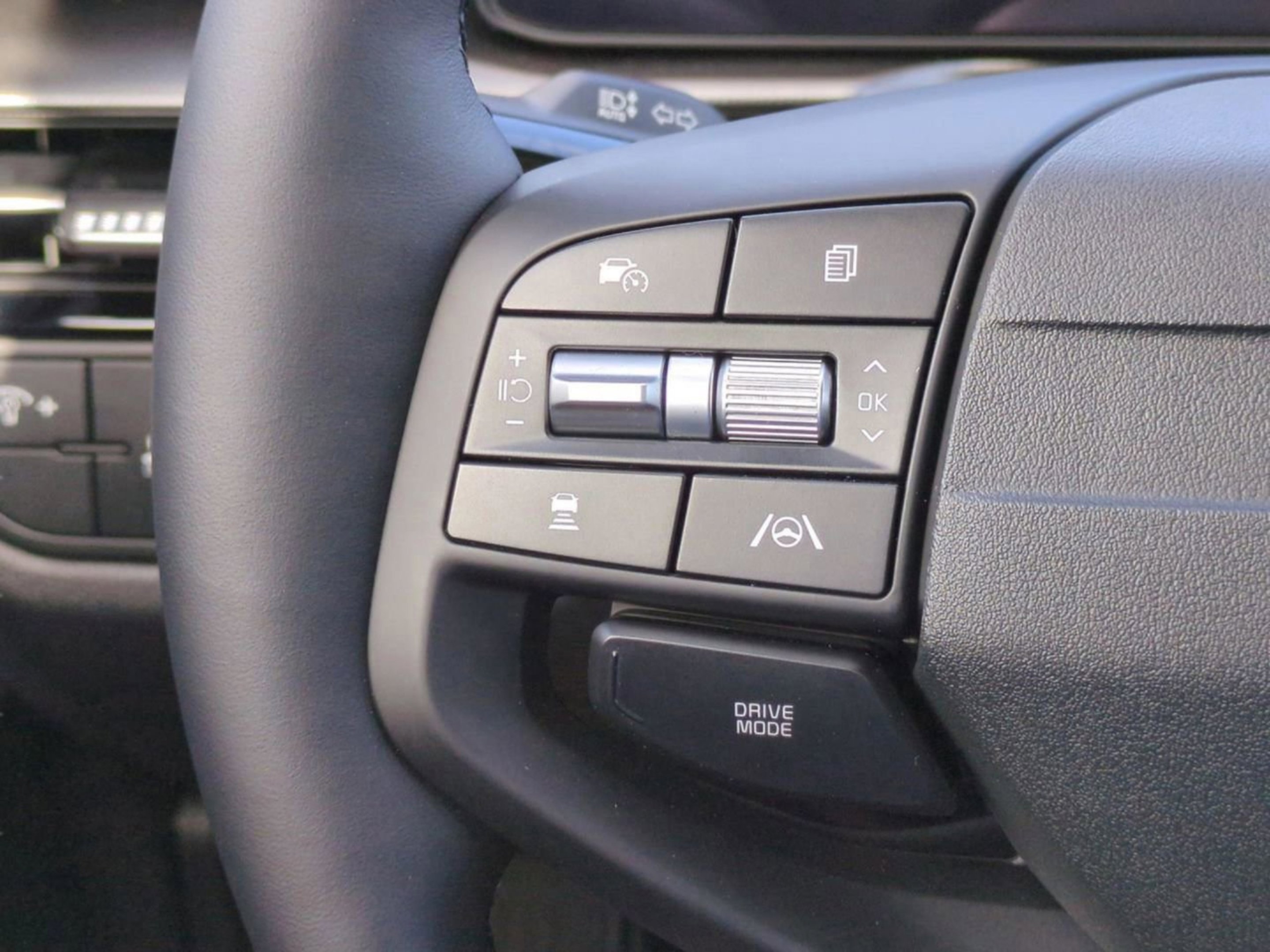 New 2026 Glacial White Pearl Kia LX image 22