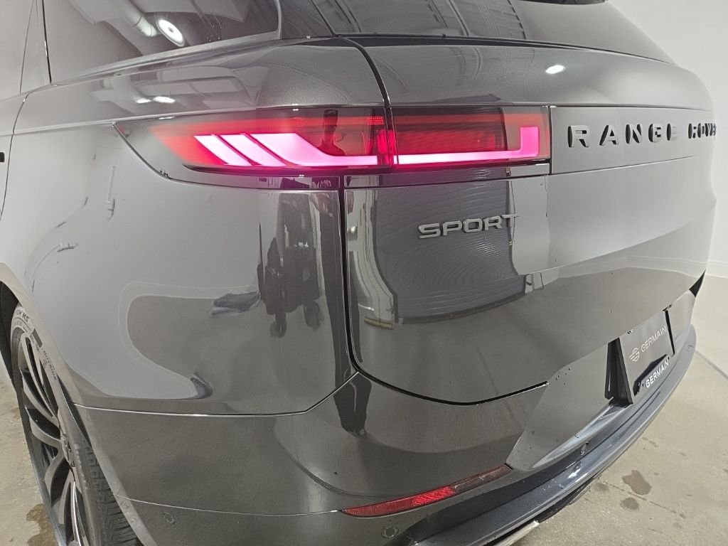 New 2026 Carpathian Grey Land Rover Dynamic SE image 10
