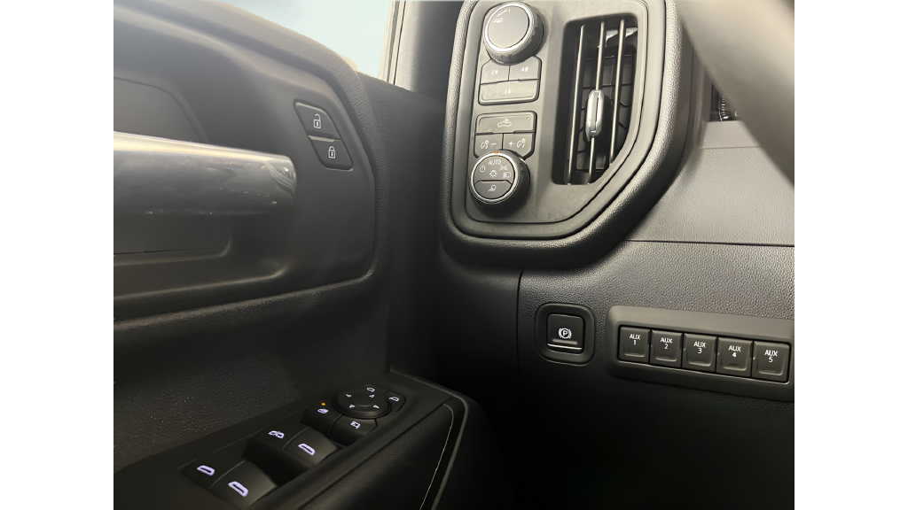 Used 2021 Blue Chevrolet Custom image 22